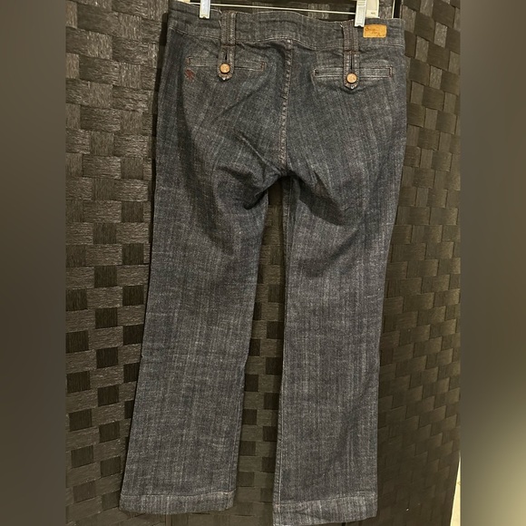 Stylish Gray Denim Jeans - Picture 2 of 8